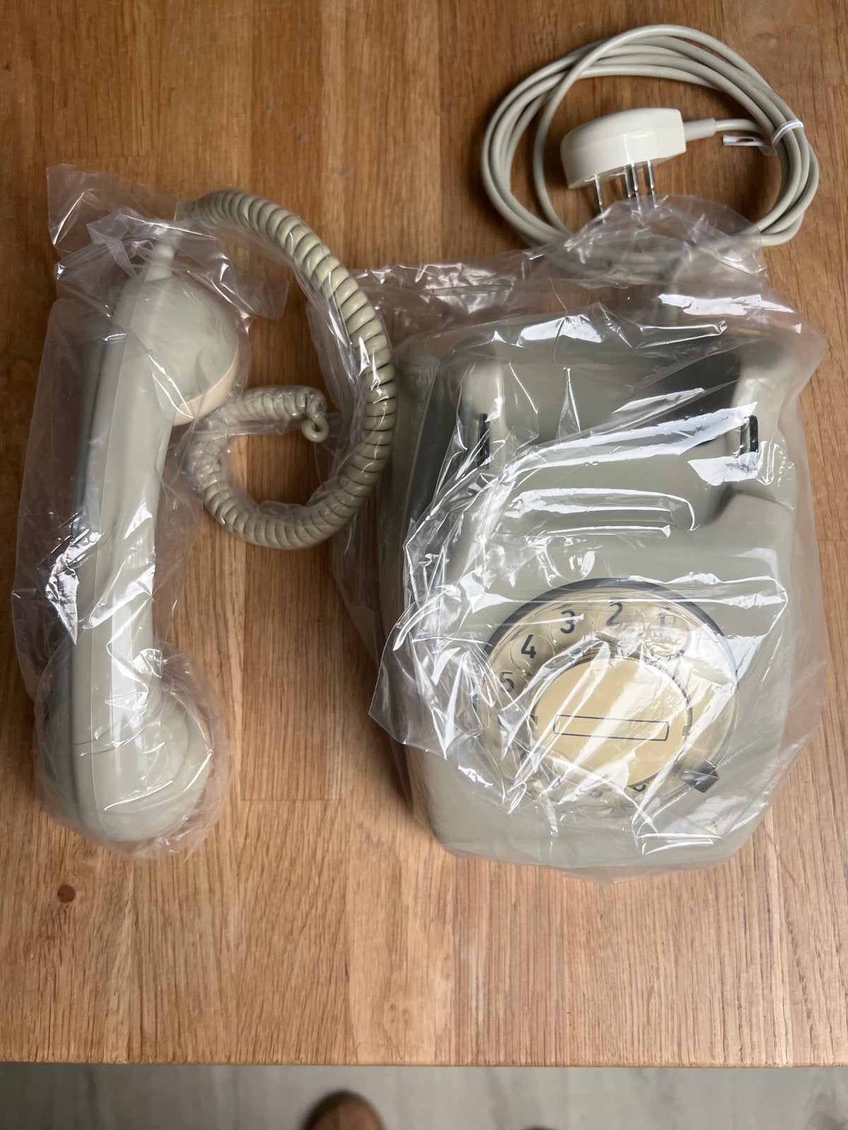 PTT Telefoontoestel type T 65 met draaischijf, nieuw in verp, Ophalen of Verzenden, Nieuw, Met draaischijf