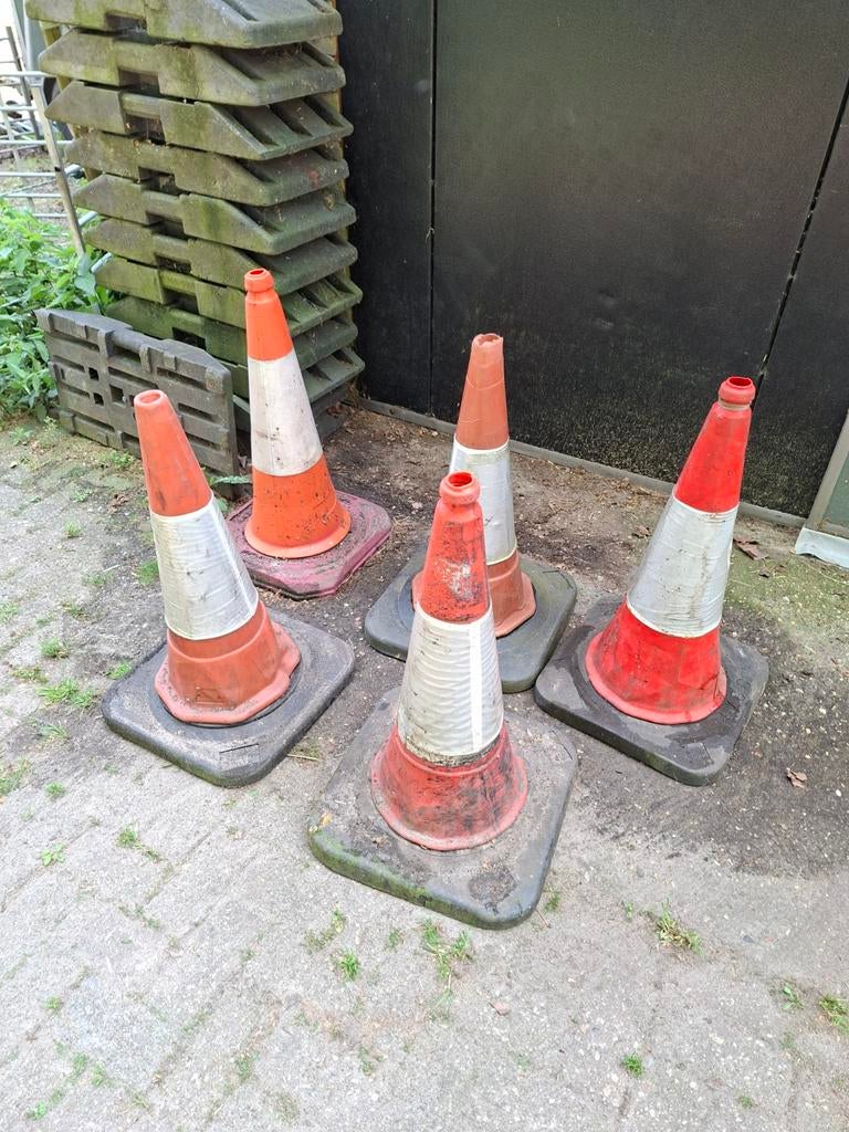 Verkeerskegels / Verkeerspionnen 80 cm hoog, Doe-het-zelf en Verbouw, Ophalen of Verzenden, Gebruikt