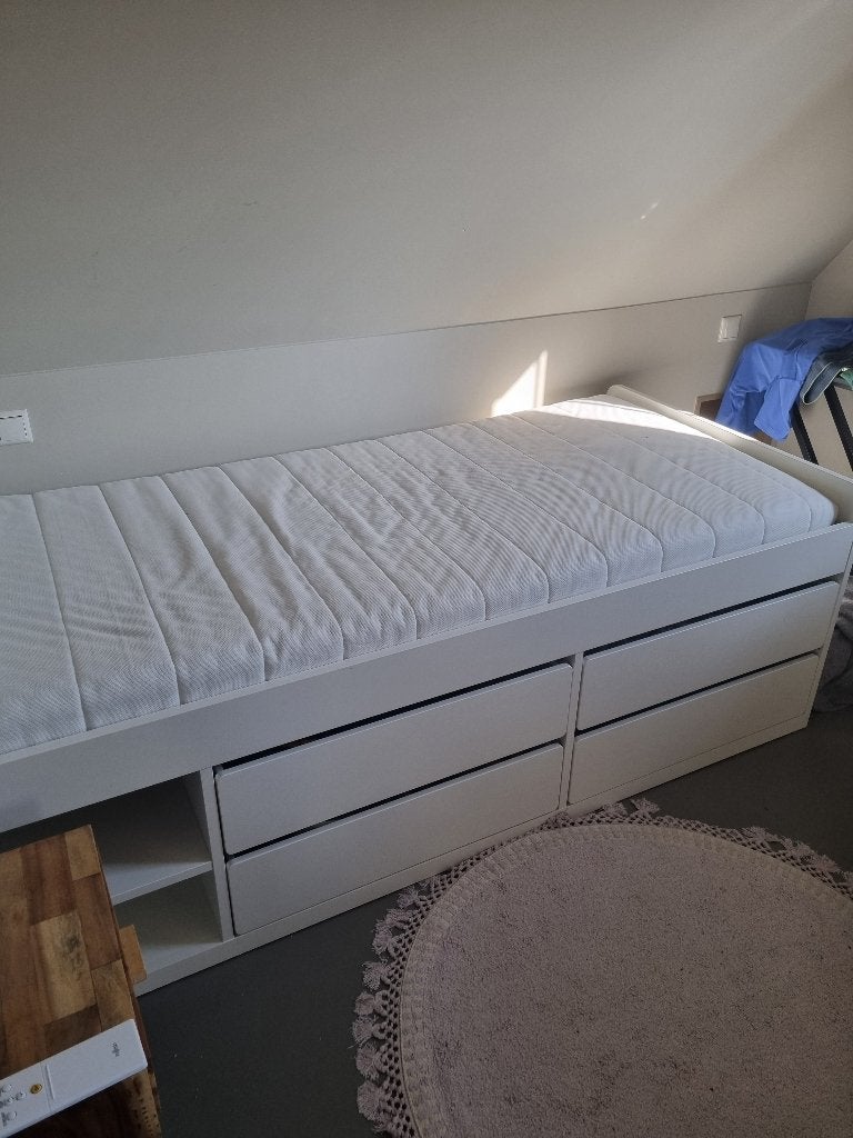 IKEA Släkt bed met opbergruimtes en lattenbodem + matras, Ophalen, 90 cm, Eenpersoons, Zo goed als nieuw