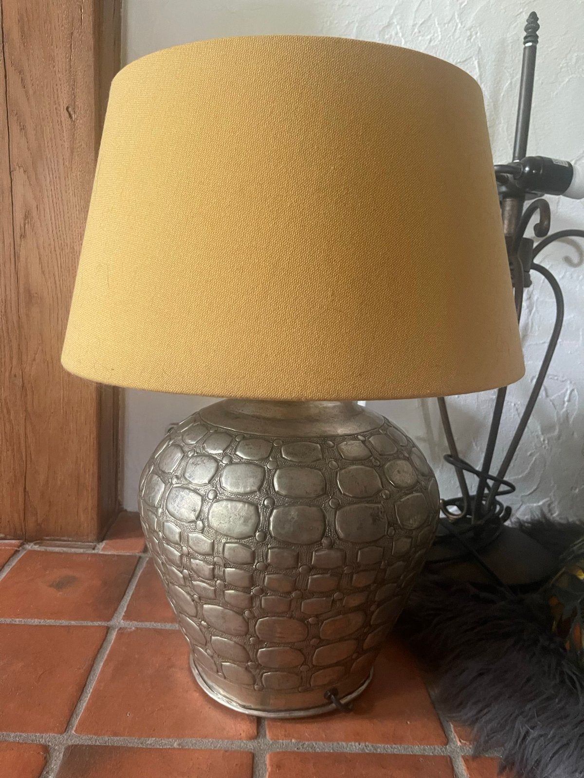 Vintage Tafellampen  met  oker gele  Kap 2 stuks. 52 cm hoog, Ophalen, Gebruikt, Vintage, Geel