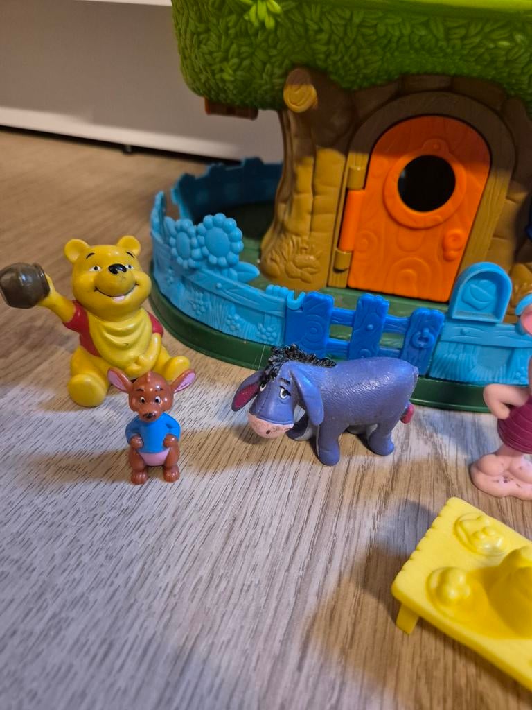 Winnie de Poeh huis met poppetjes, Ophalen of Verzenden