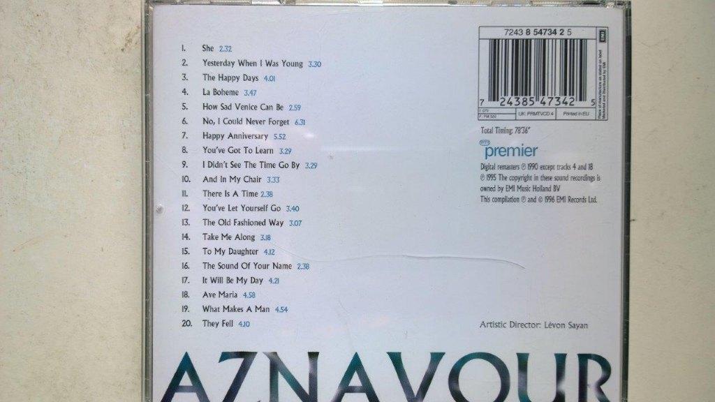 Charles Aznavour - She (The Best Of Charles Aznavour), Ophalen of Verzenden, 1980 - 1989, Zo goed als nieuw