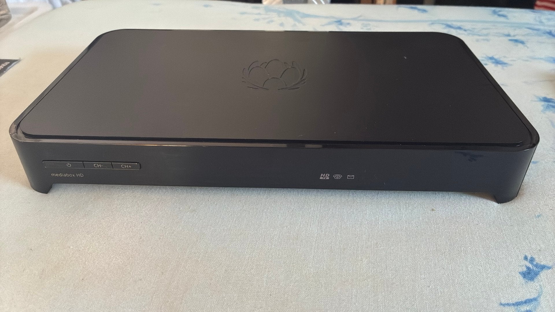 Ziggo mediabox HD met 2 afstandbedieningen, Ophalen of Verzenden, Zo goed als nieuw