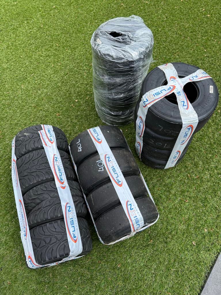 Kartbanden mini: Komet K1D-M slicks en K1D-W wets, Ophalen of Verzenden, Gebruikt, Onderdelen Kart