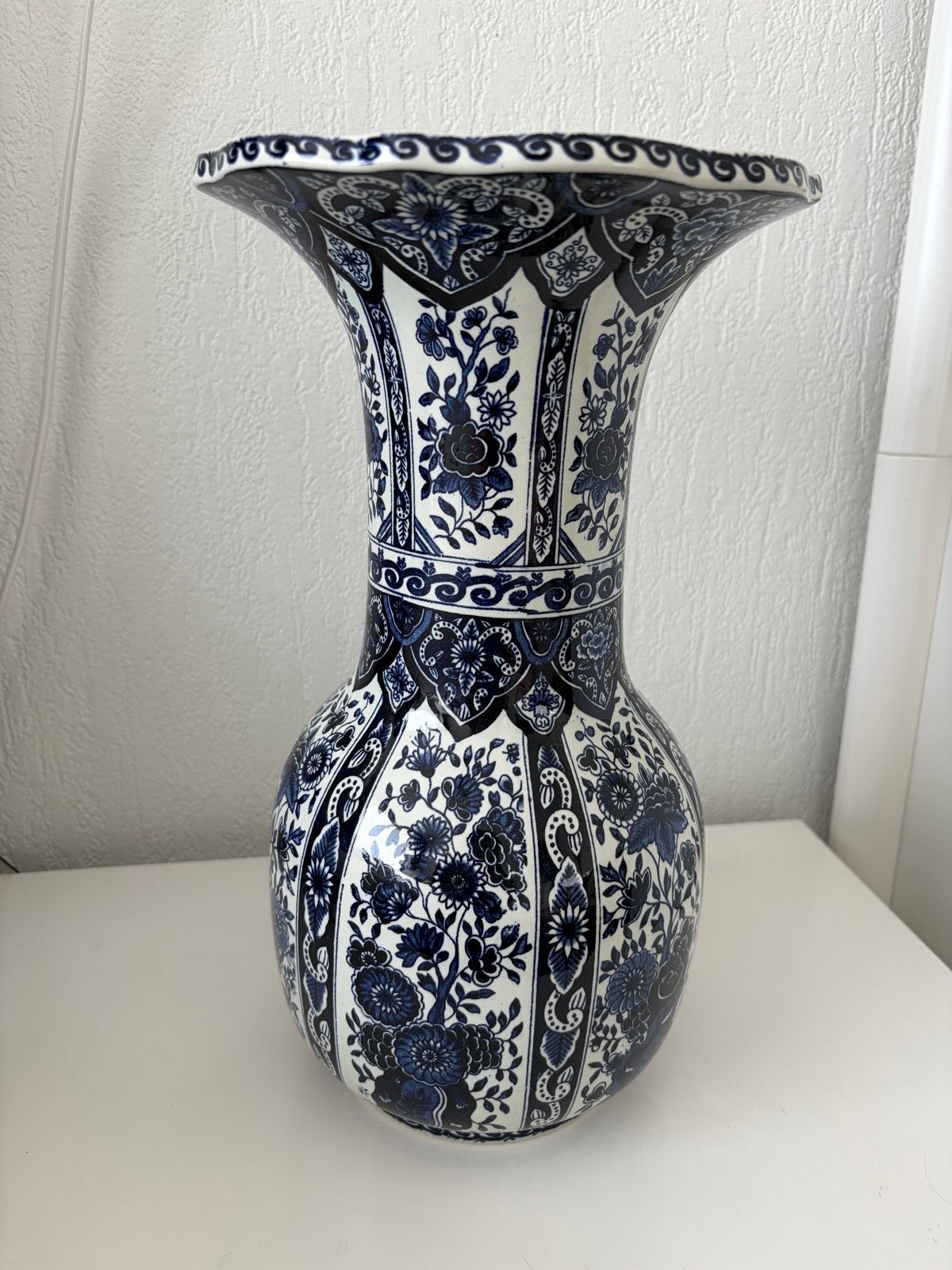 Prachtige Delfts blauwe vaas van Royal Sphinx by Boch, Ophalen