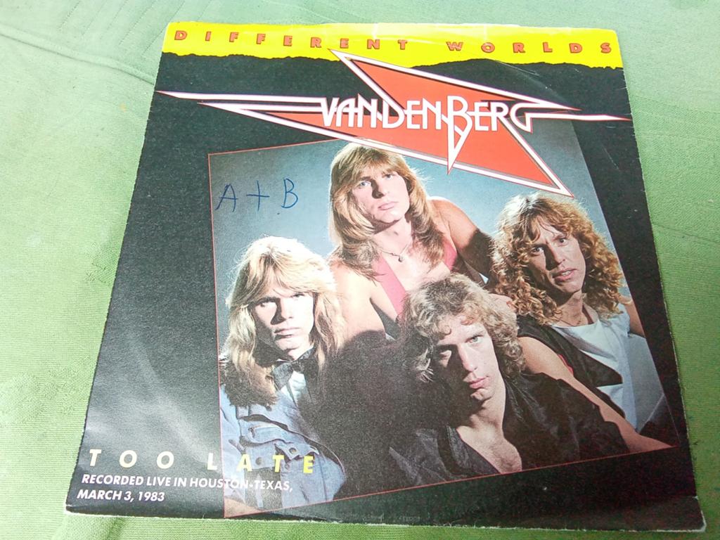 Vandenberg.              Different worlds, Verzenden, Gebruikt, Pop