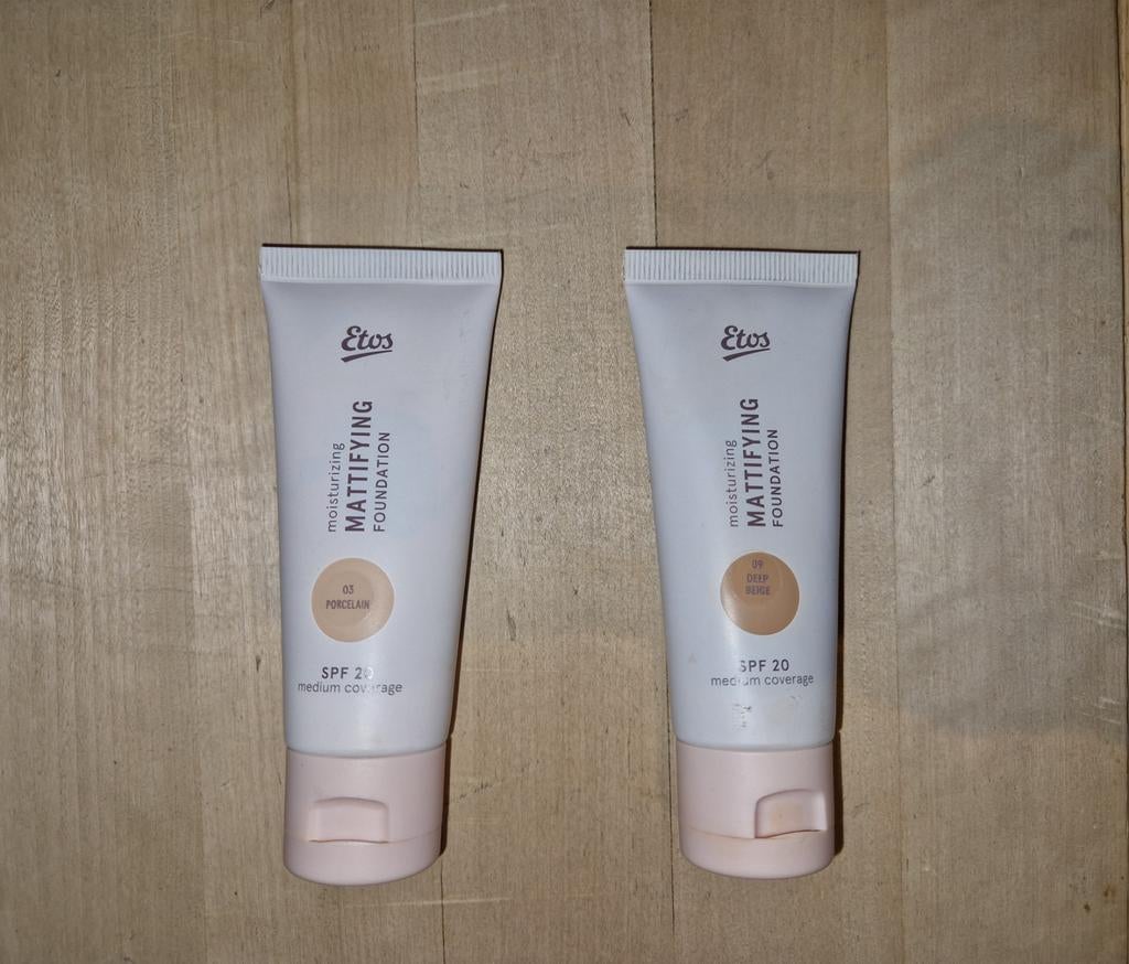 Etos Moisturizing Mattifying Foundation SPF 20, Ophalen, Zo goed als nieuw, Beige, Gehele gezicht