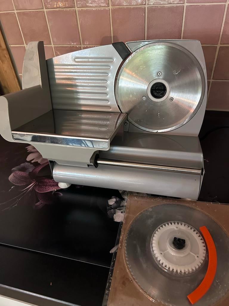 Severin Snijmachine met 2 messen, Minder dan 1 liter, Ophalen, Zo goed als nieuw, 3 snelheden of meer