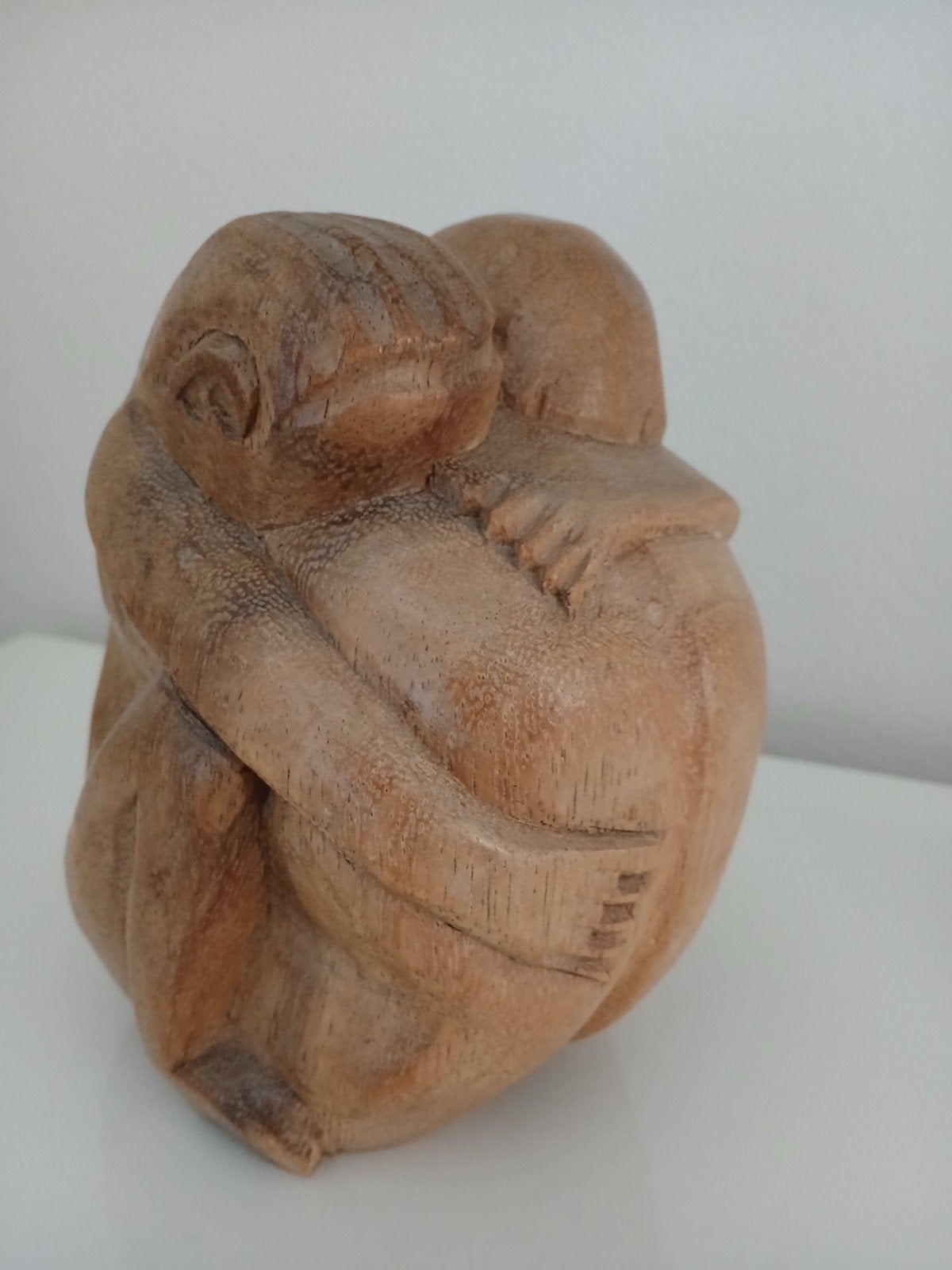 vriendschapsbeeldje hout yoko, Ophalen