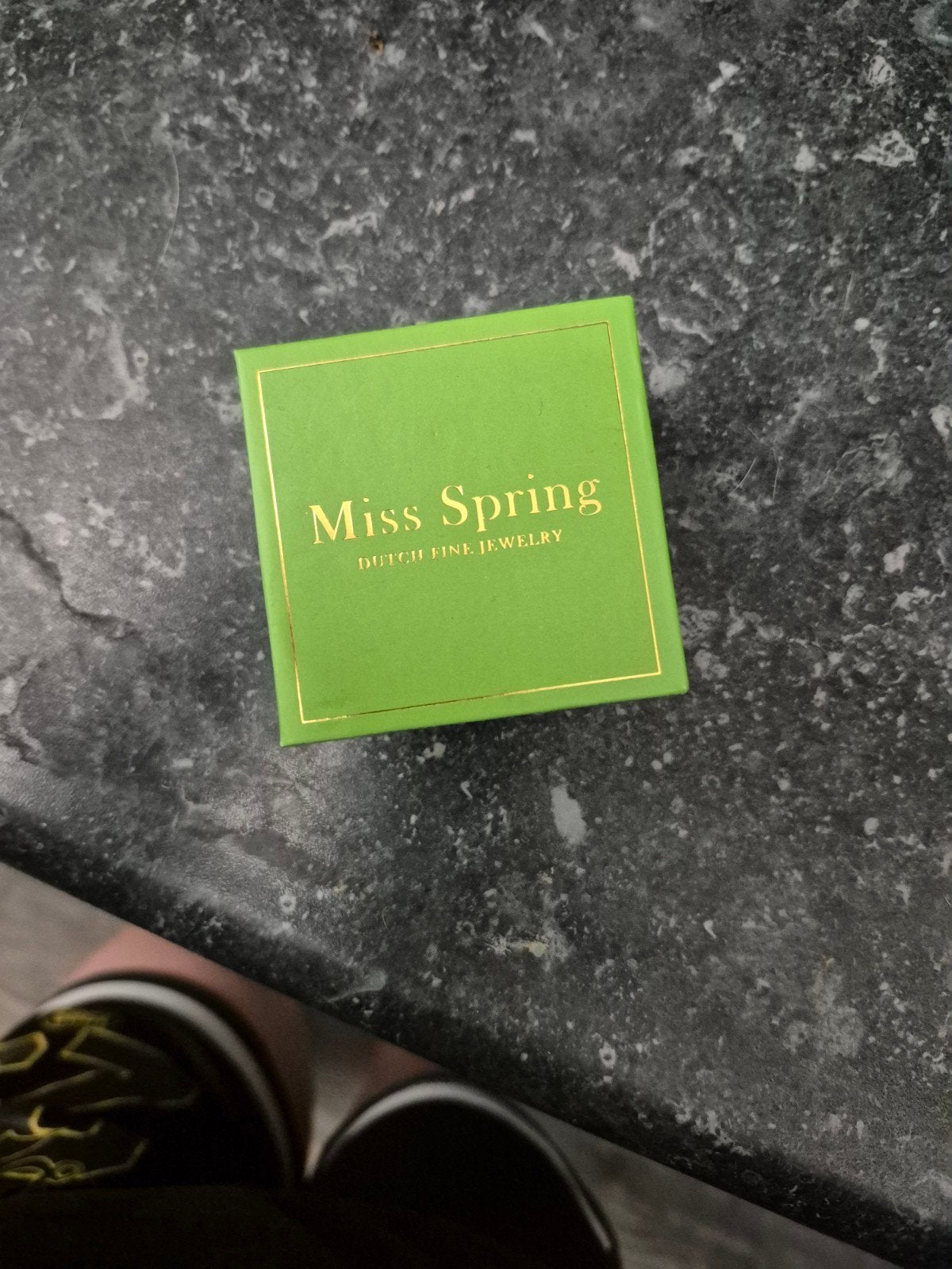 Miss Spring ring met diamantje - witgoud 17,5, Overige materialen, Overige kleuren, Ophalen of Verzenden, Zo goed als nieuw