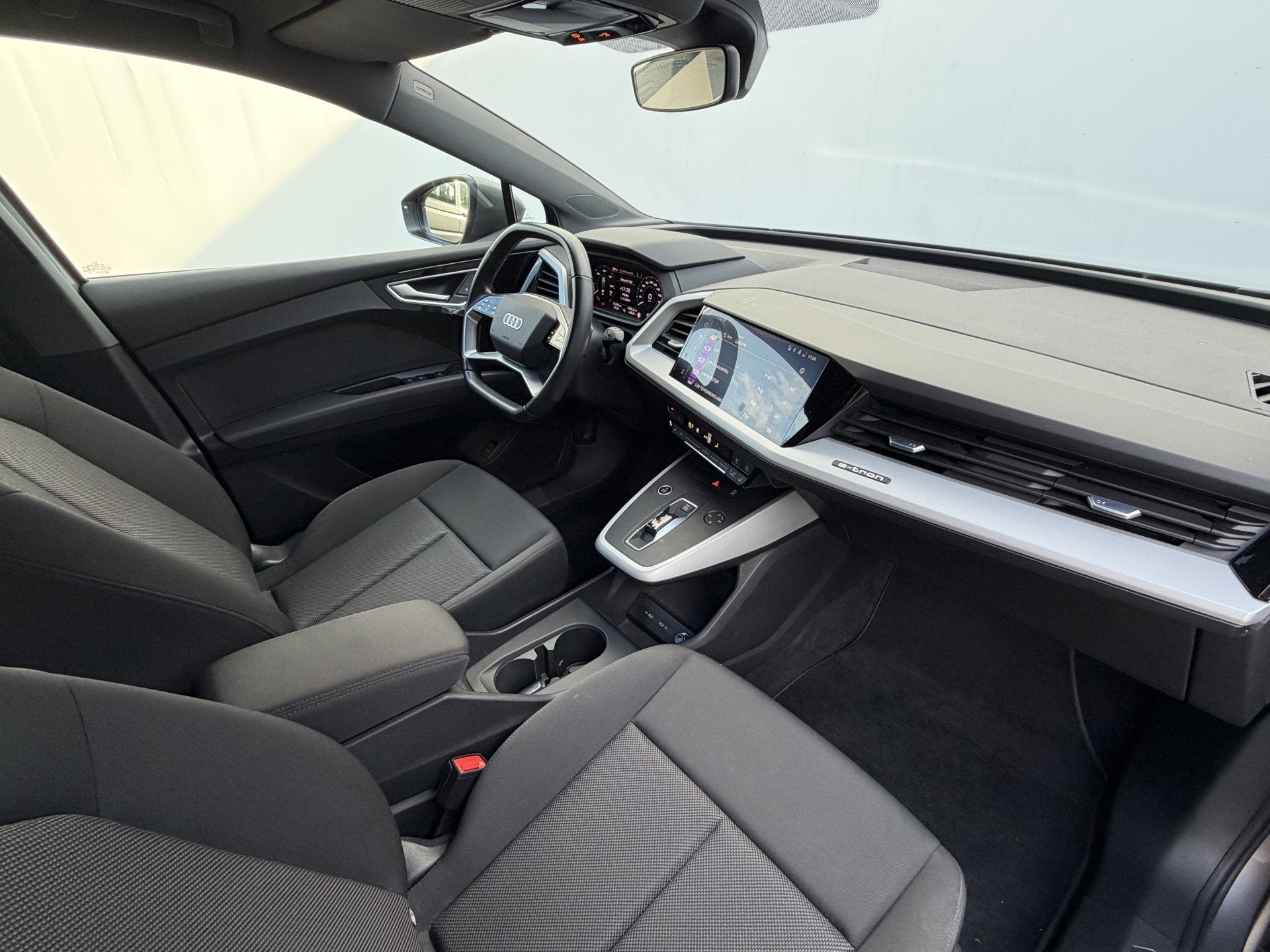 Audi Q4 e-tron 40 Edition 77 kWh Keyless Carplay Stoelverw., Auto's, Automaat, Achterwielaandrijving, Gebruikt, Origineel Nederlands