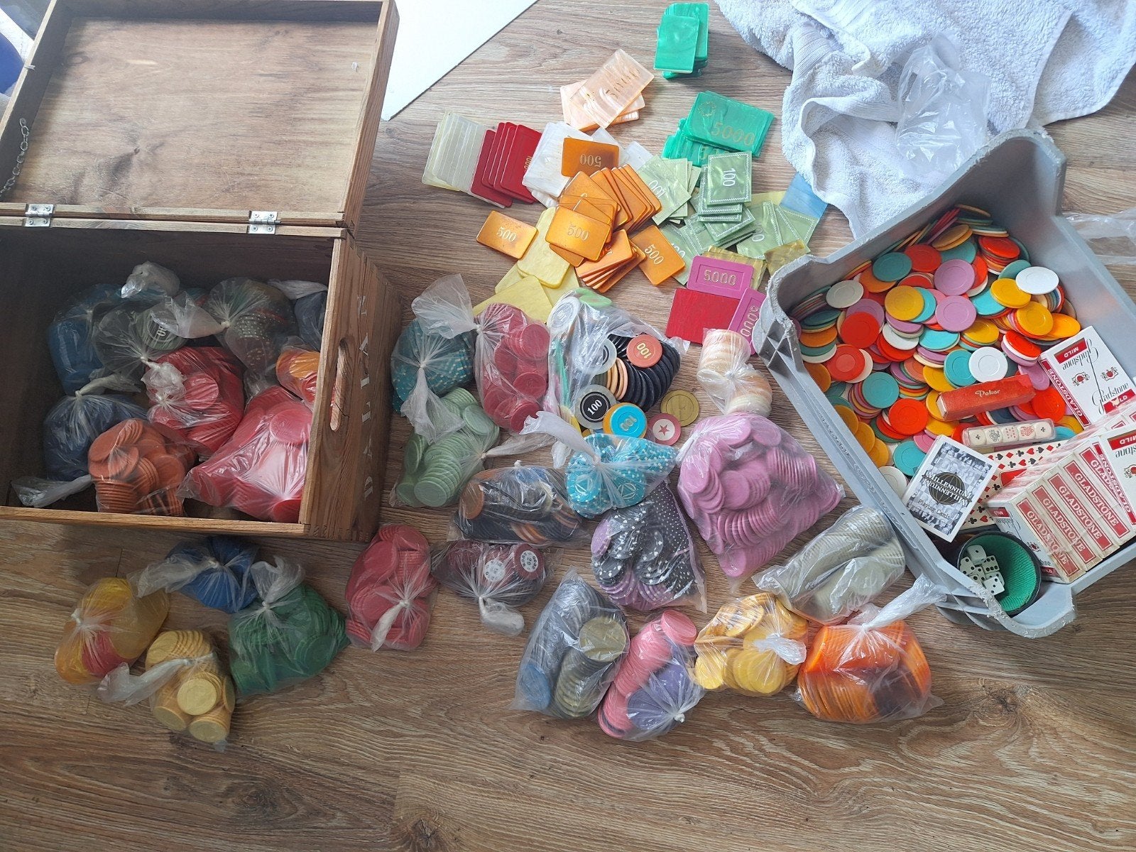 13.4kg aan fishes en tokens grote partij, Ophalen of Verzenden