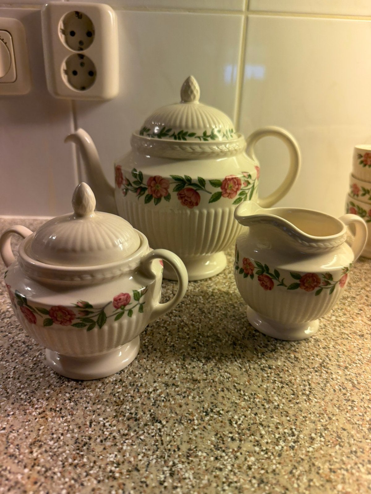 Wedgwood Rosalind servies uitgebreide vintage set rozen, Ophalen