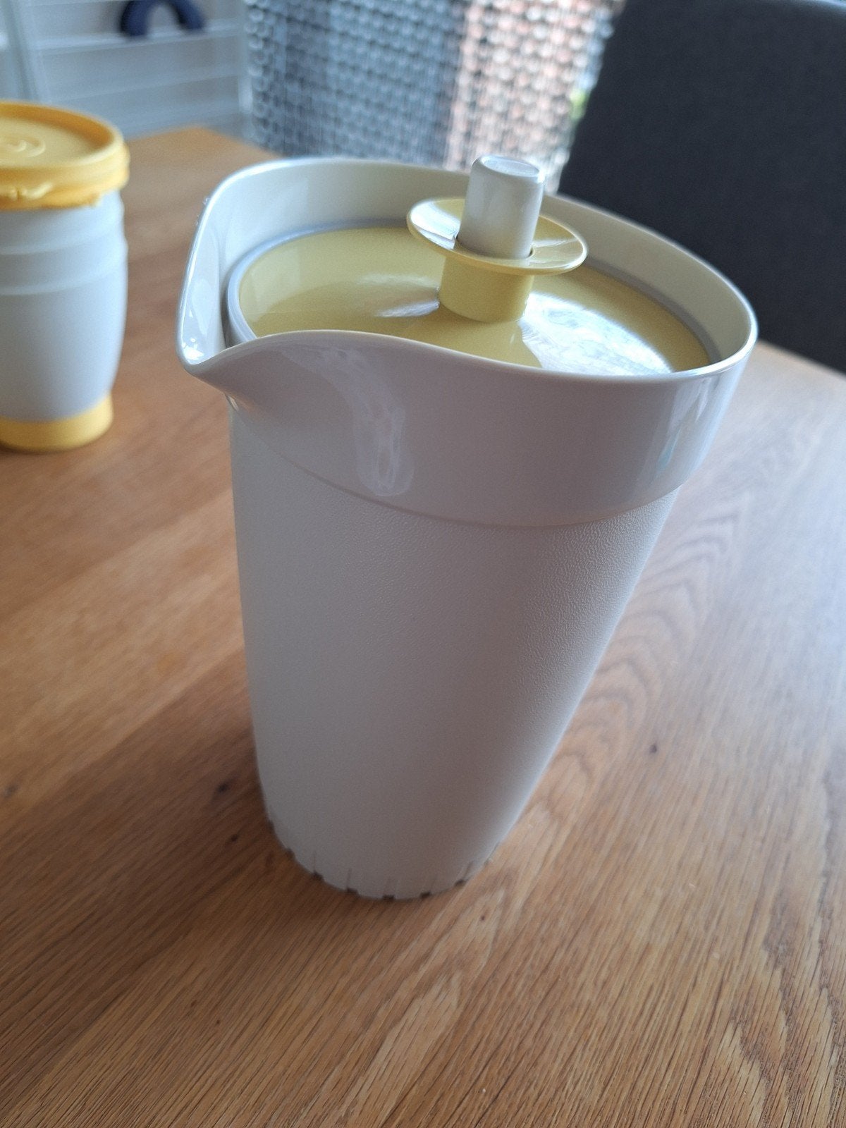 Tupperware sapkan met vacuüm deksel - Nieuwstaat, Ophalen of Verzenden, Nieuw, Crème, Beker of Kan
