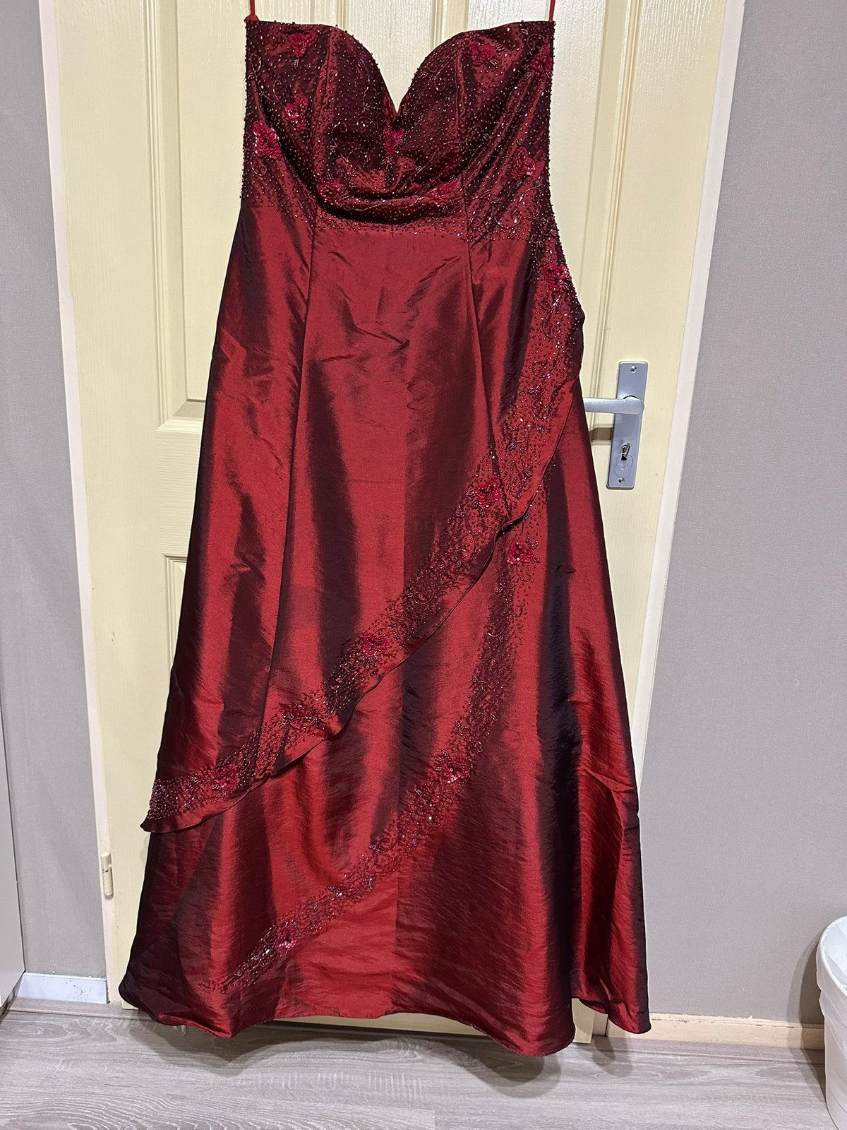 Prachtige galajurk maat 42, Kleding | Dames, Gelegenheidskleding, Maat 38/40 (M), Galajurk, Ophalen of Verzenden, Zo goed als nieuw
