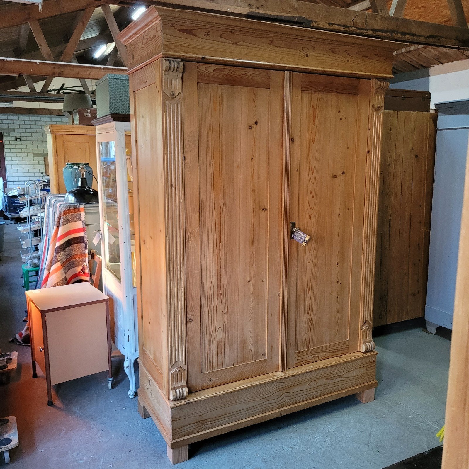 Brocante oude grenen hoge kast garderobekast hangkast, Ophalen