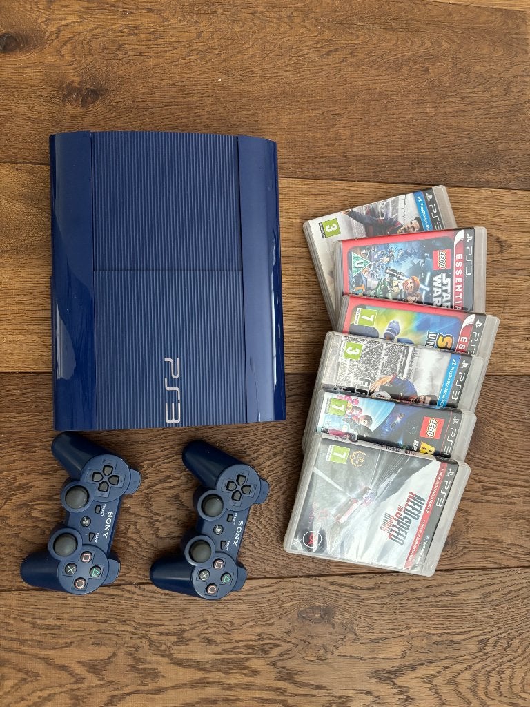 Blauwe PS3 Super Slim 500GB + 2 controllers + 6 games, Spelcomputers en Games, Spelcomputers | Sony PlayStation 3, Met 2 controllers