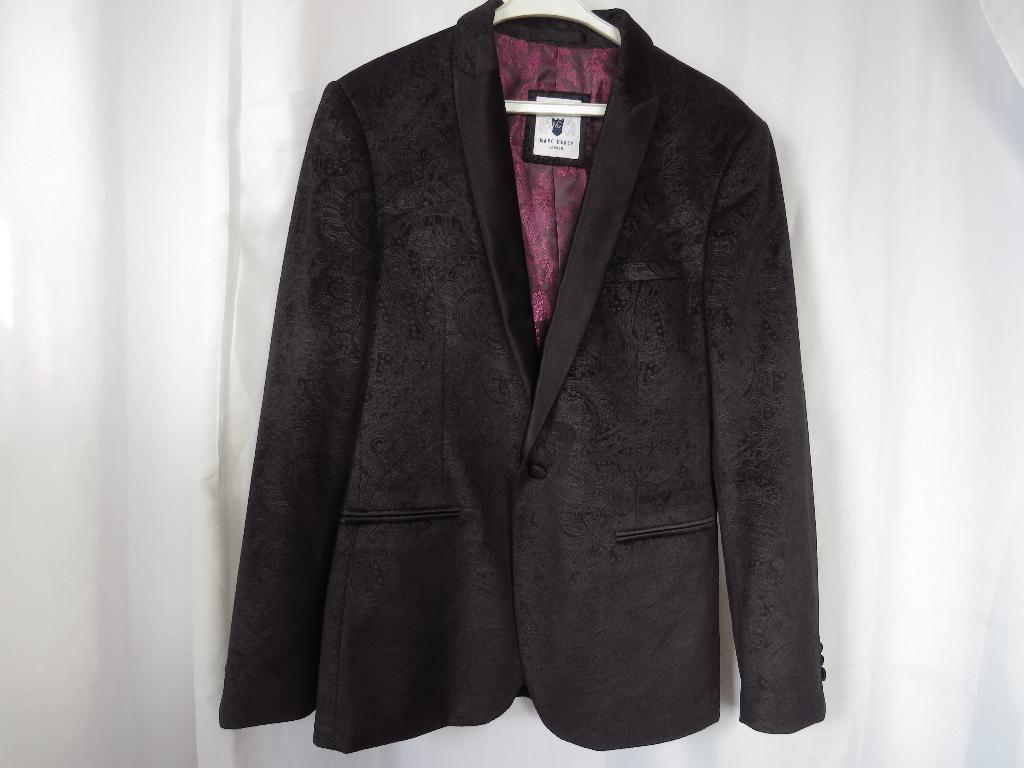 zwart fluwelen/ velvet paisley diner jacket mt 46 Marc Darcy, Kleding | Heren, Zwart, Marc Darcy, Ophalen of Verzenden, Gedragen