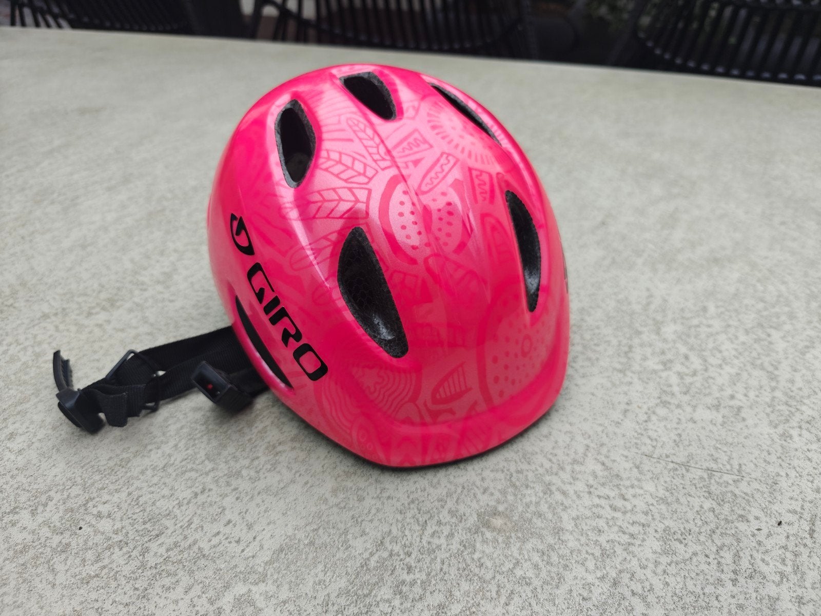 Roze Giro fietshelm voor kinderen - Zo goed als nieuw, Giro, Jongen of Meisje, Overige maten, Ophalen of Verzenden