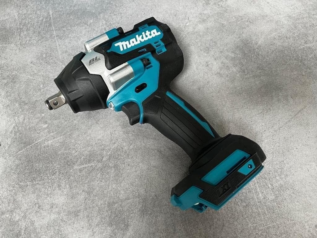 MAKITA 18V ACCU SLAGMOERSLEUTEL DTW700ZJ 1/2" 700Nm SLAGMOER, Ophalen of Verzenden, Nieuw