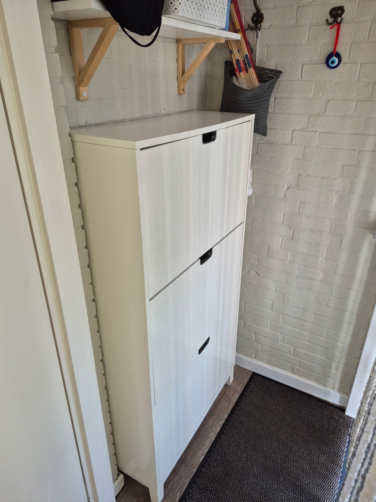 Witte schoenenkast met 3 vakken Ikea, Huis en Inrichting, Kasten | Schoenenkasten, Ophalen, Gebruikt, Modern en functioneel