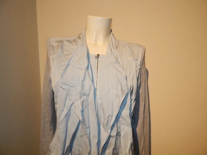 Marccain apart vest hemels blauw flappen en deels grijsN4, Maat 38/40 (M), Zo goed als nieuw, Marccain, Verzenden