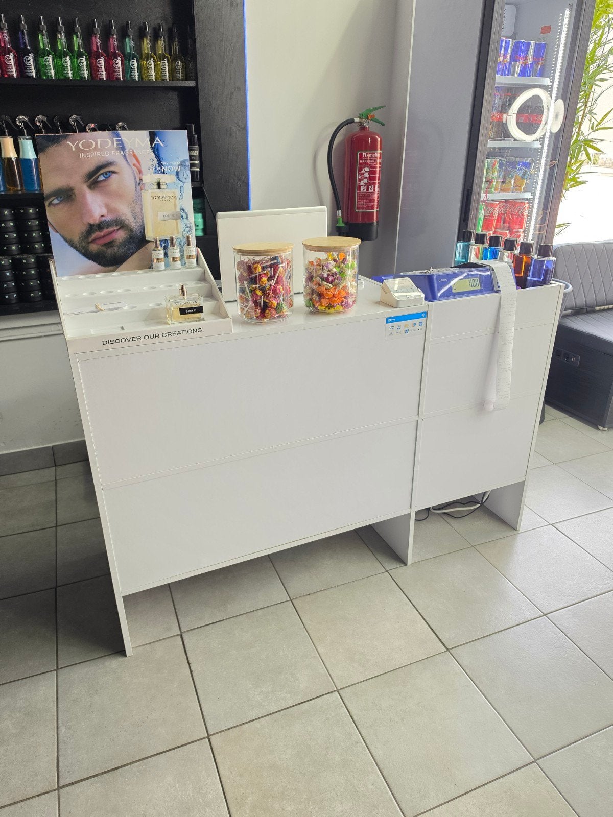 Moderne witte balie/bar voor winkel of kantoor, Ophalen, Overige materialen, Gebruikt, 50 tot 100 cm
