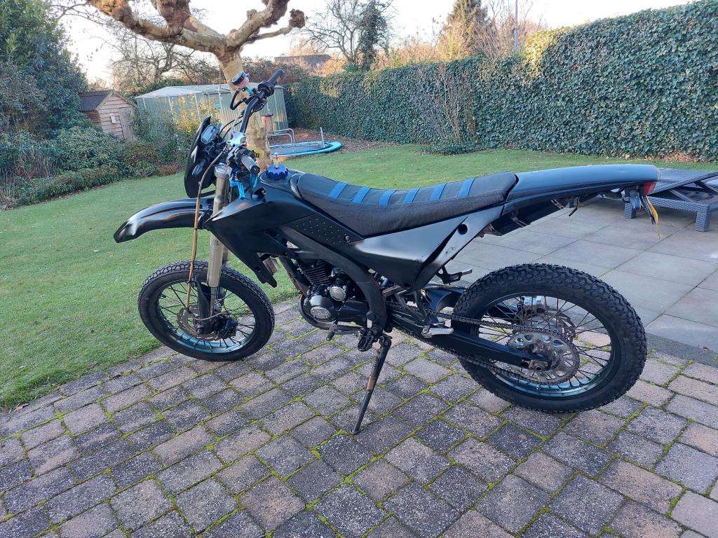Xmotos schakel brommer, Fietsen en Brommers, Brommers | Overige merken, Ophalen, Gebruikt, Maximaal 45 km/u, 4 versnellingen
