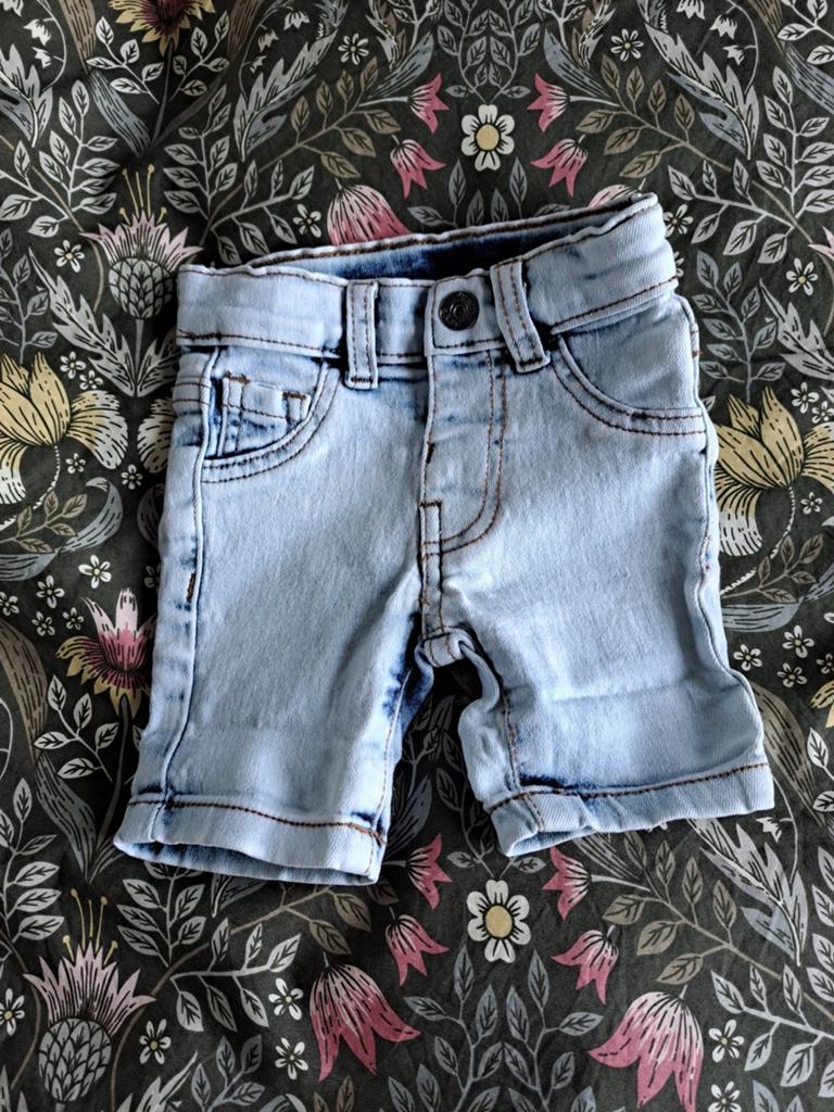 Jongens korte broek maat 74 - Lichtblauw denim, Ophalen of Verzenden, Gebruikt, Jongetje, Broekje