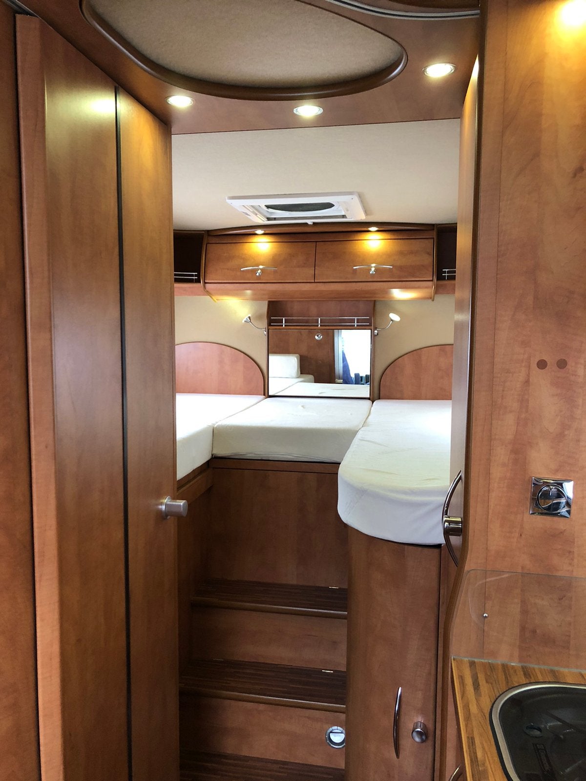 Foto 15 van Smetteloze Carthago Chic C-Line i4.8 ENKELE BEDDEN + Hefbed