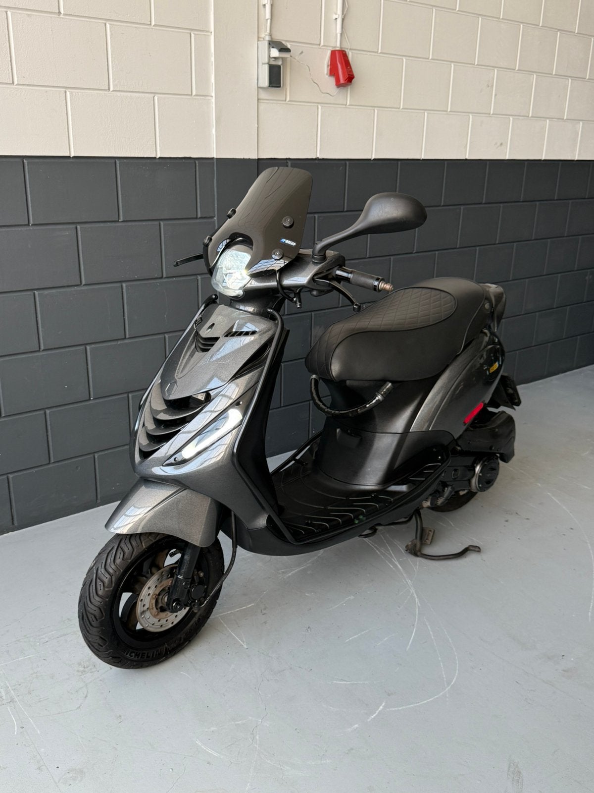 Piaggio Zip Sp Iget Bromscooter Vol Opties! Alpha Led Custom, Ophalen