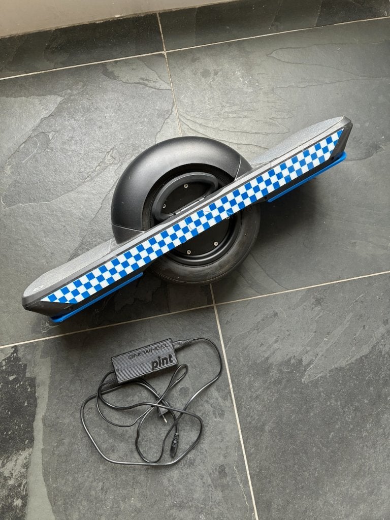Onewheel Pint X | 2 km | oplader + bescherming, Sport en Fitness, Ophalen, Gebruikt, Overige typen
