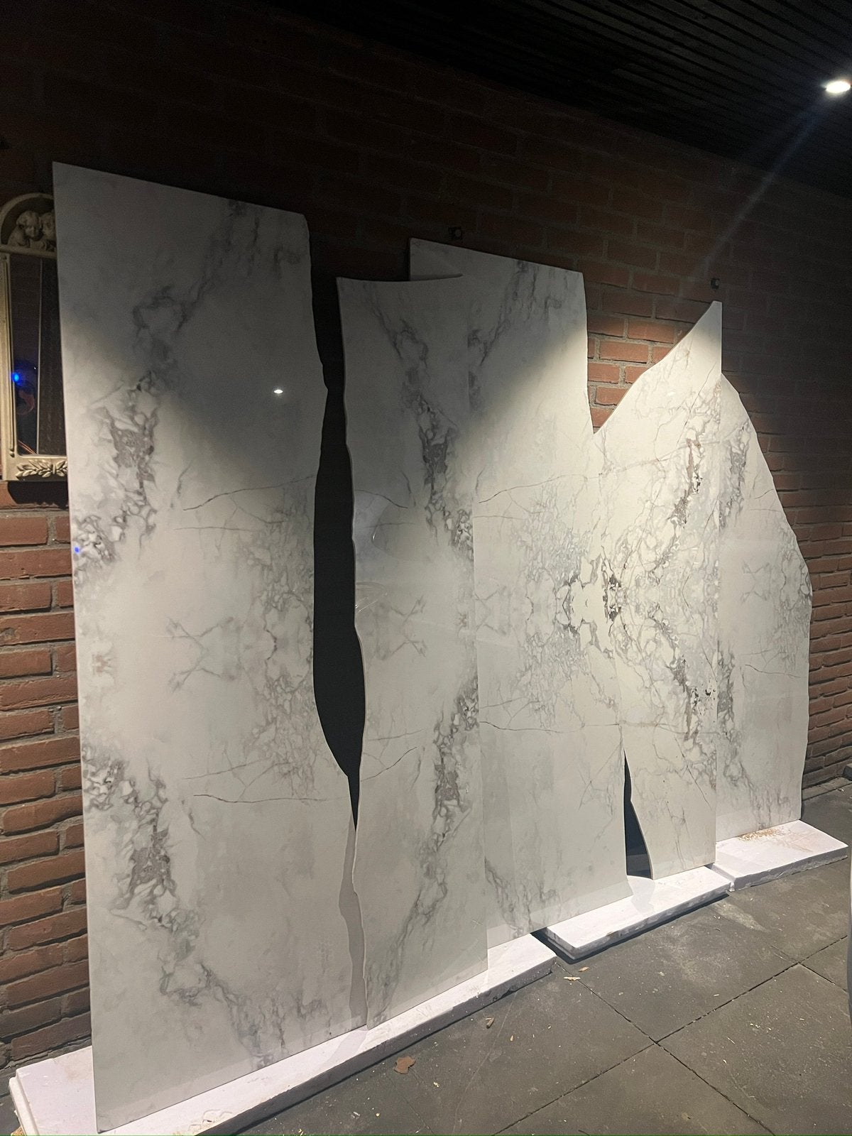 4 X HOIG GLANS SLAPS GROTE TEGELS MARMER DESIGN BIJNA GRATIS, Ophalen, 60 cm of meer, Nieuw, Minder dan 5 m²