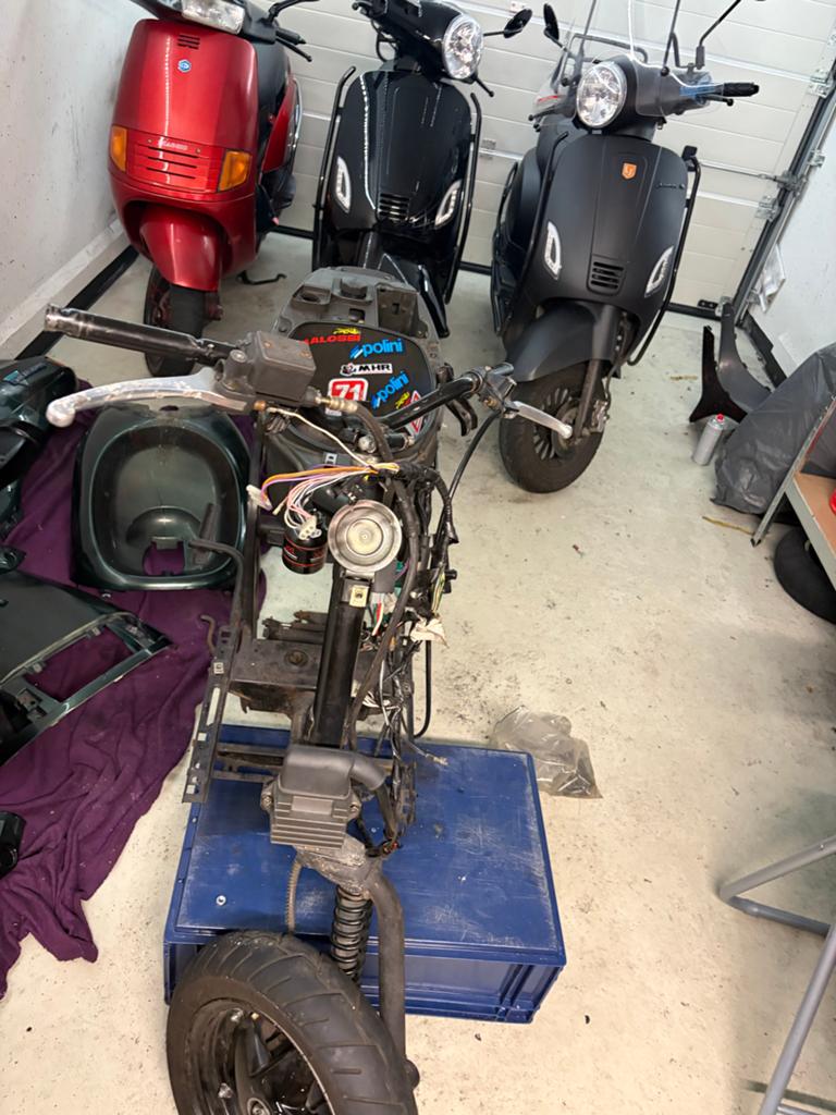 Skr a1 frame, Fietsen en Brommers, Brommeronderdelen | Scooters, Ophalen of Verzenden, Gebruikt, Frame, Overige merken