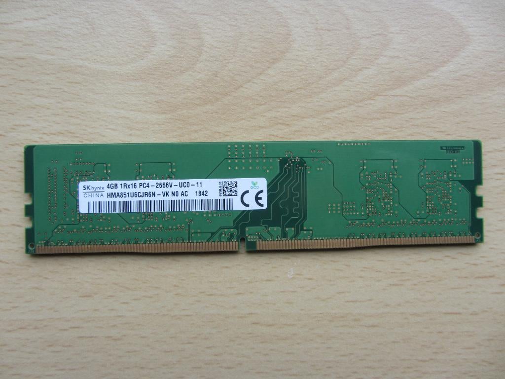 Hynix 4GB PC4-21300 DDR4-2666MHz non-ECC Unbuffered CL19, DDR4, Ophalen of Verzenden, Zo goed als nieuw, Desktop
