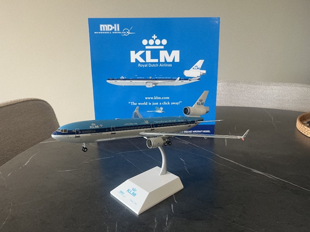 KLM MD-11 1/200 diecast, Verzamelen, Luchtvaart en Vliegtuigspotten, Ophalen of Verzenden, Zo goed als nieuw, Schaalmodel