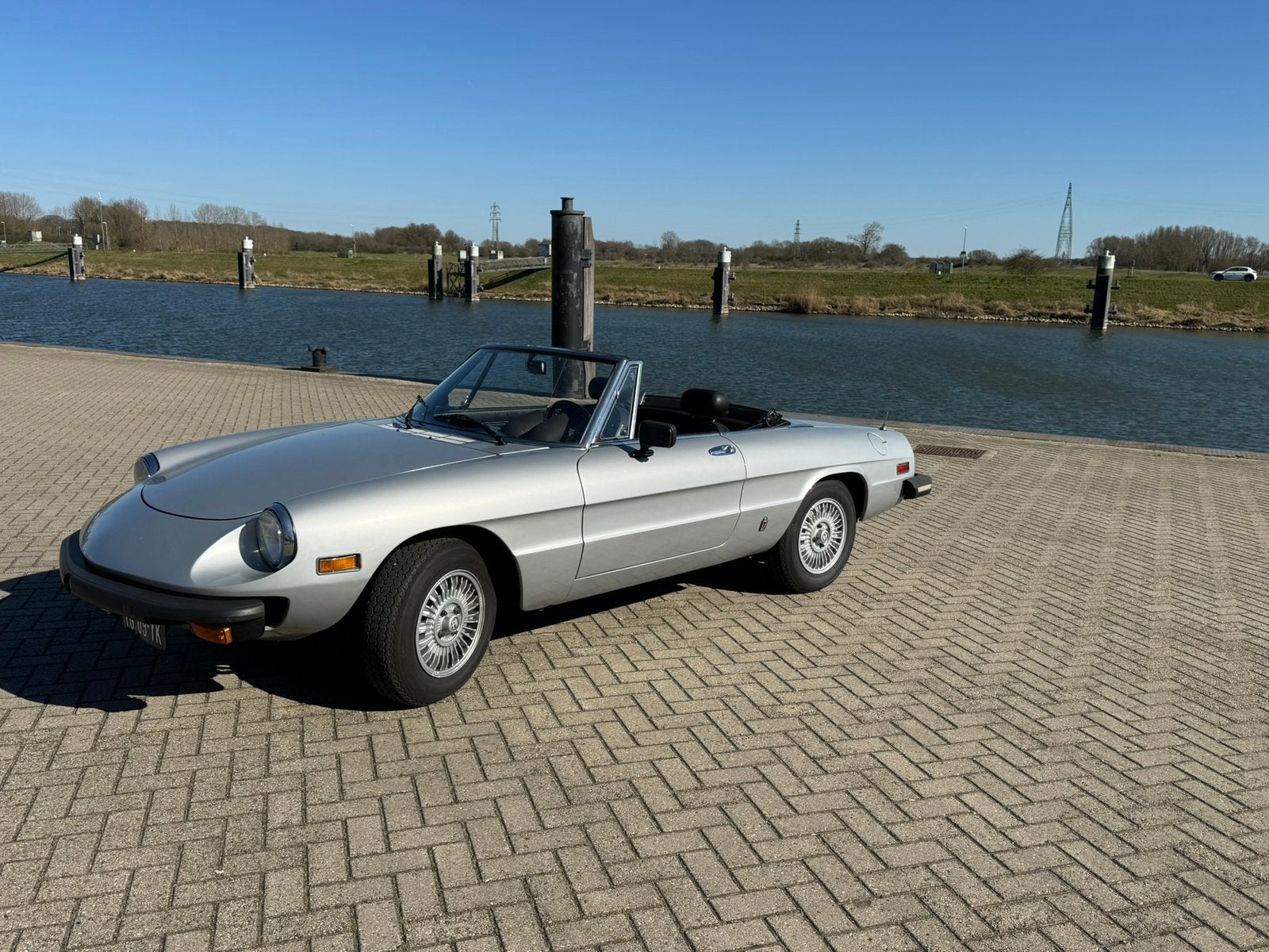 Alfa Romeo 2000  Spider Veloce 1979 NIEUWSTAAT, 1962 cc, Cabriolet, Handgeschakeld, Particulier