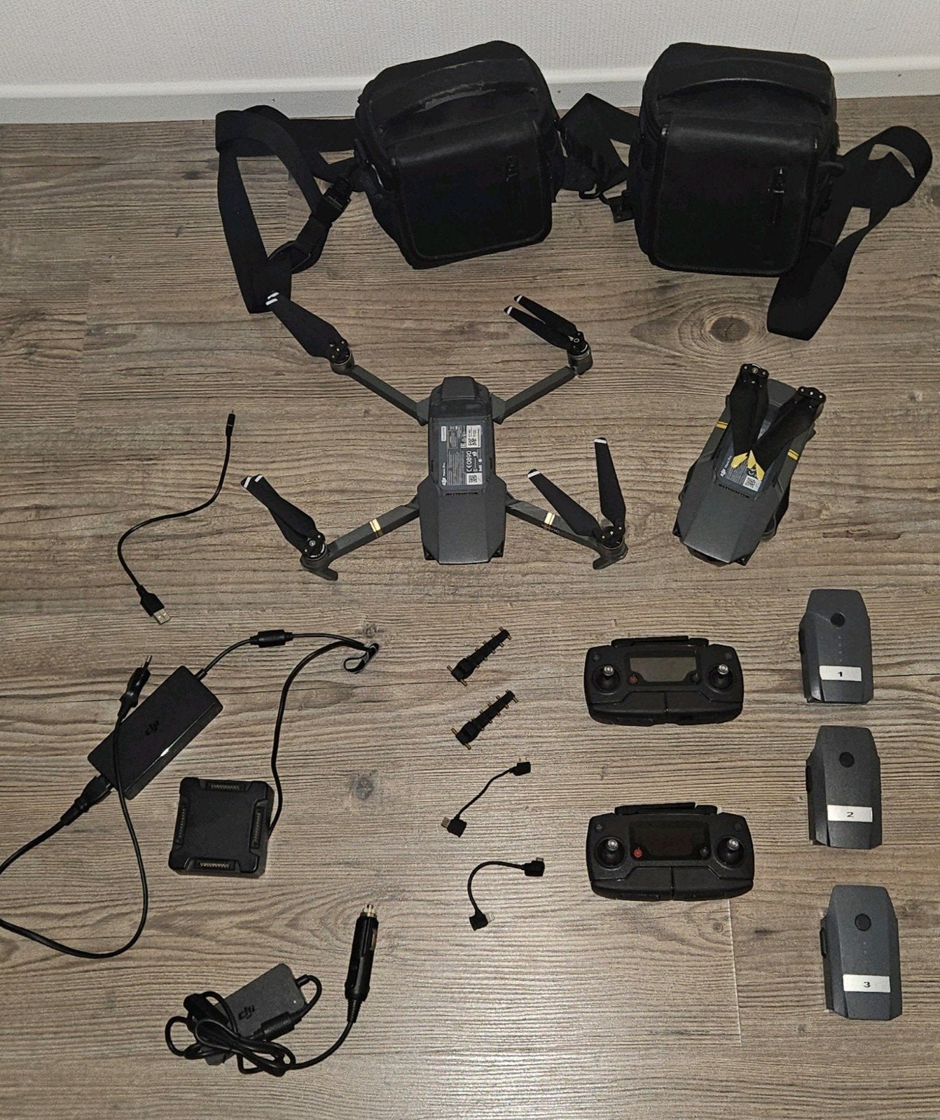 Te koop: DJI Mavic Pro set - 2 drones + veel accessoires, 250 tot 900 gram, Gebruikt, 30 tot 45 minuten, Cameradrone