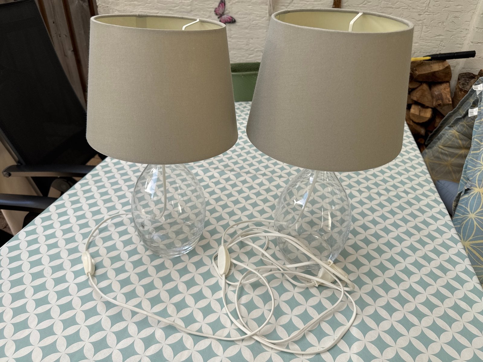 Set van 2 glazen tafellampen met grijze kap, Gebruikt, 42 cm, E14 (klein), Ophalen of Verzenden