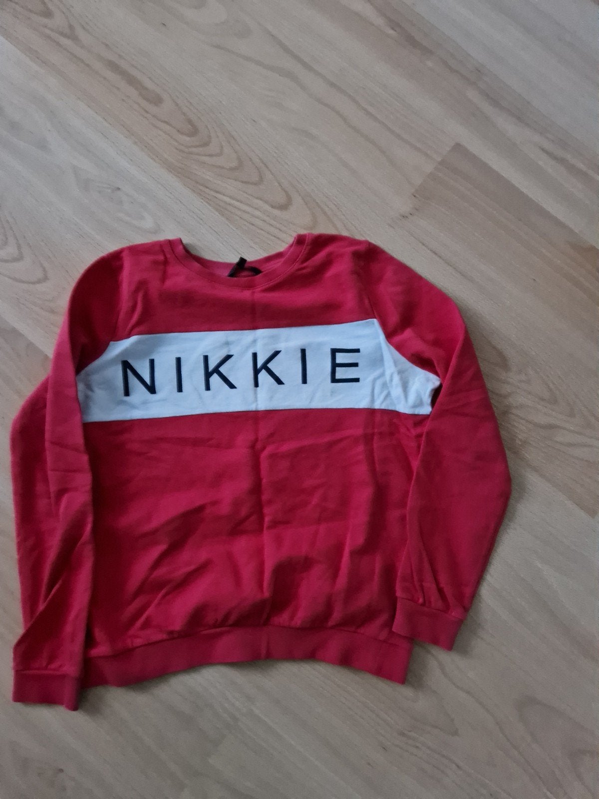 trui rood Nikkie, Ophalen of Verzenden, Zo goed als nieuw, Maat 38/40 (M), Rood