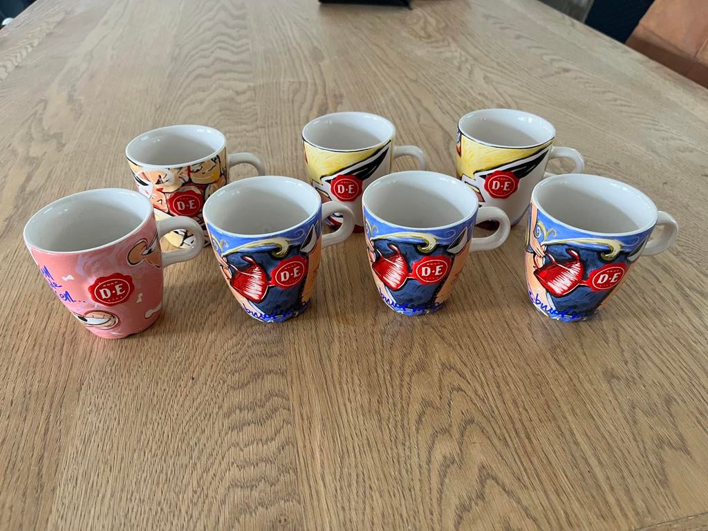 Douwe Egberts koffie kopjes, Ophalen of Verzenden, Zo goed als nieuw, Overige stijlen, Kop(pen) en/of Schotel(s)