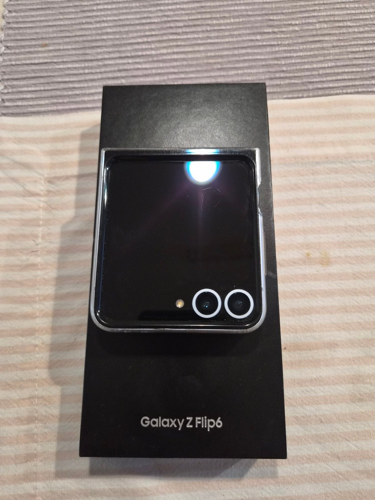 Samsung Galaxy Z Flip6 - met doos en originele samsung cover