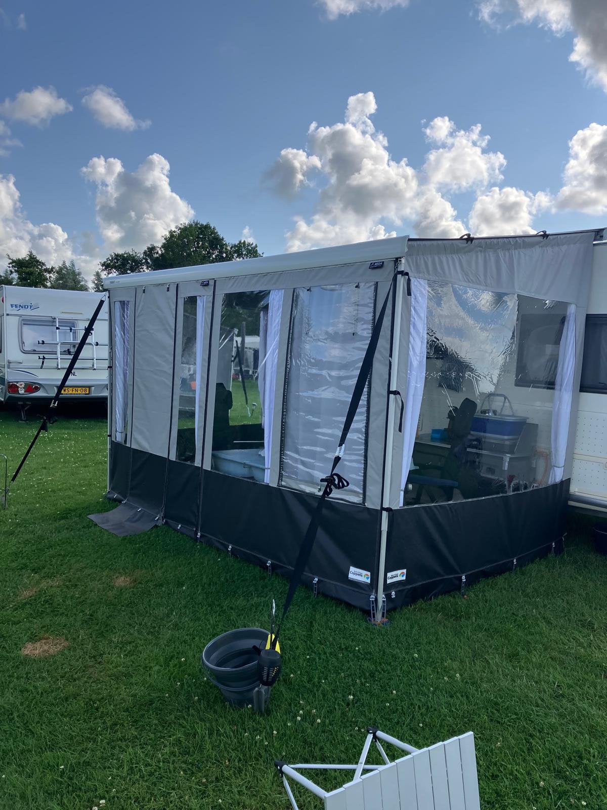 Voorwand Reda special, Caravans en Kamperen, Ophalen, Zo goed als nieuw