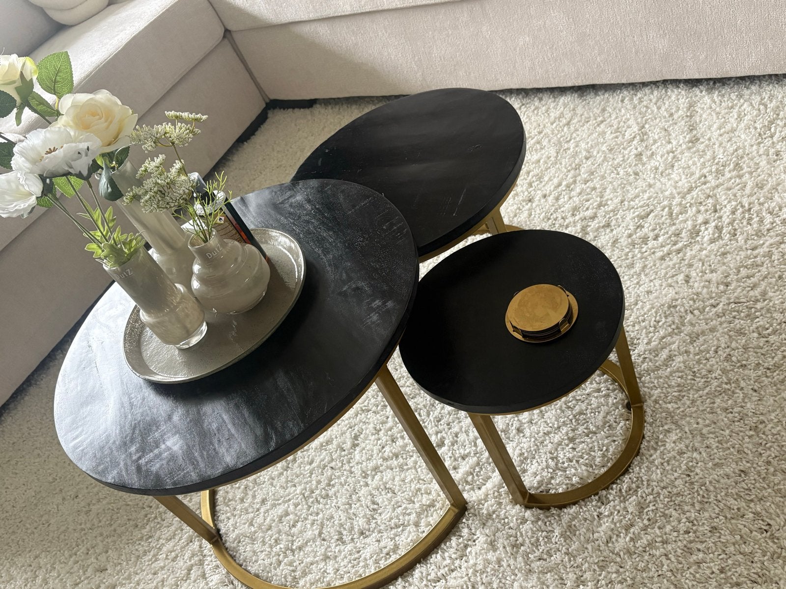 Set van 3 zwarte salontafels met gouden onderstel, Ophalen, Minder dan 50 cm, Rond, Zo goed als nieuw