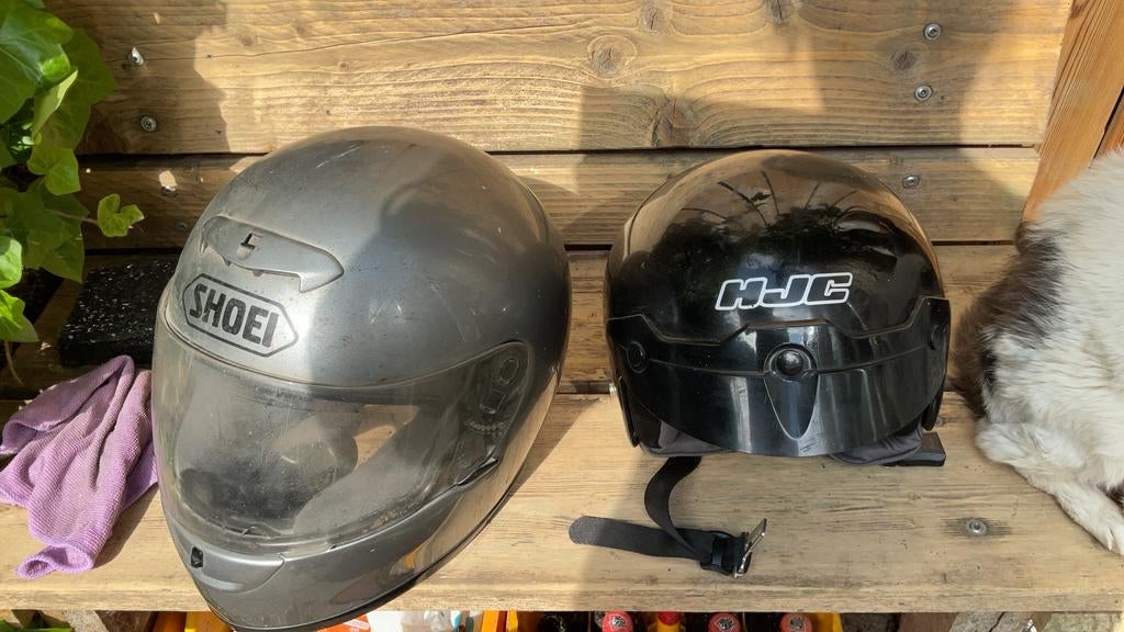 2 helmen, 1 oudere integraal helm en een zwart potje, Ophalen, Tweedehands, Overige merken