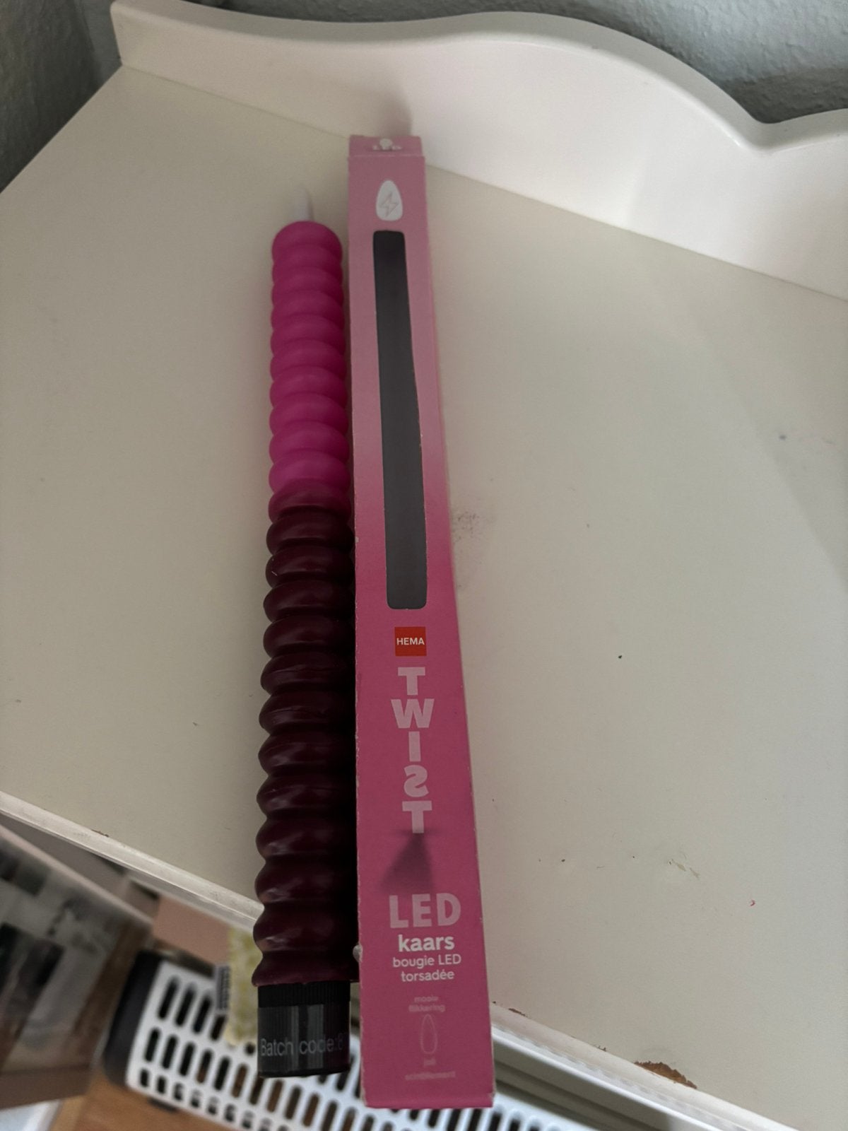 2 kleurige ledkaars Hema, Kunststof, Ophalen of Verzenden, Zo goed als nieuw, Kandelaar