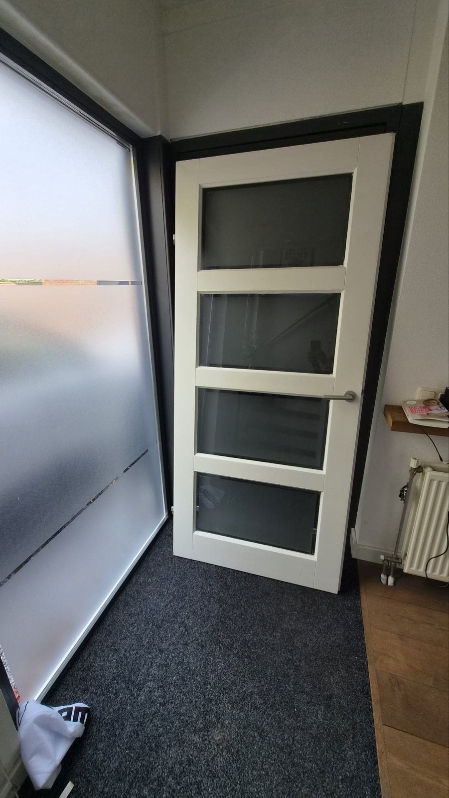 Moderne binnendeur met glas en deurbeslag, Ophalen, 80 tot 100 cm, Binnendeur, Zo goed als nieuw