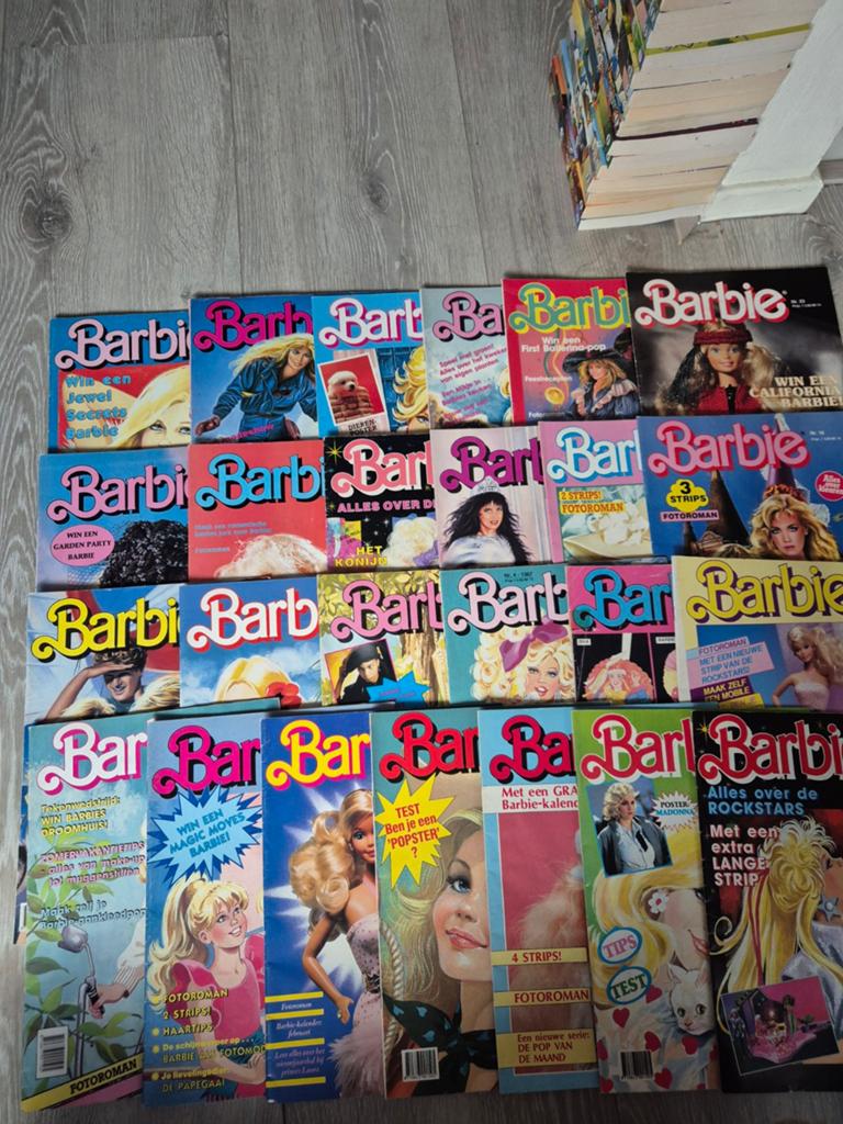 25x vintage Barbie magazine jaren 70, Ophalen of Verzenden, 1960 tot 1980, Tijdschrift
