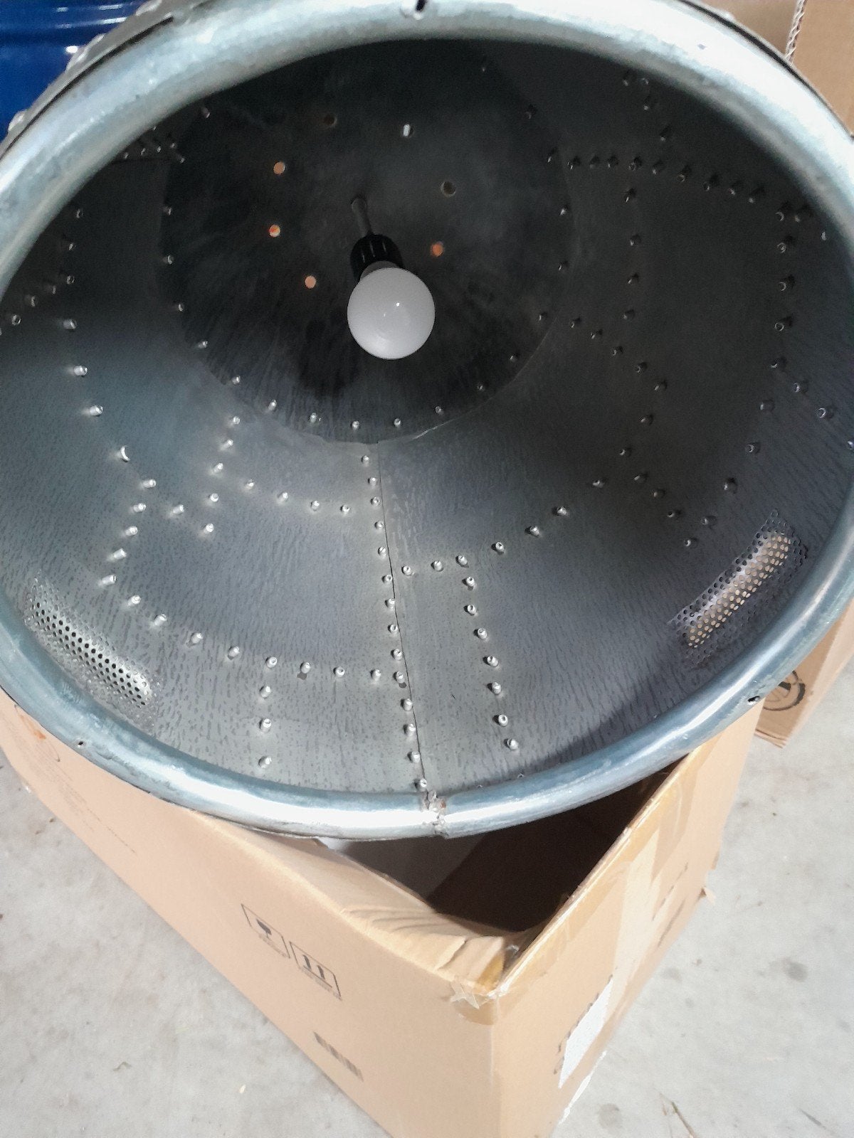 Handgemaakte hanglamp, Ophalen