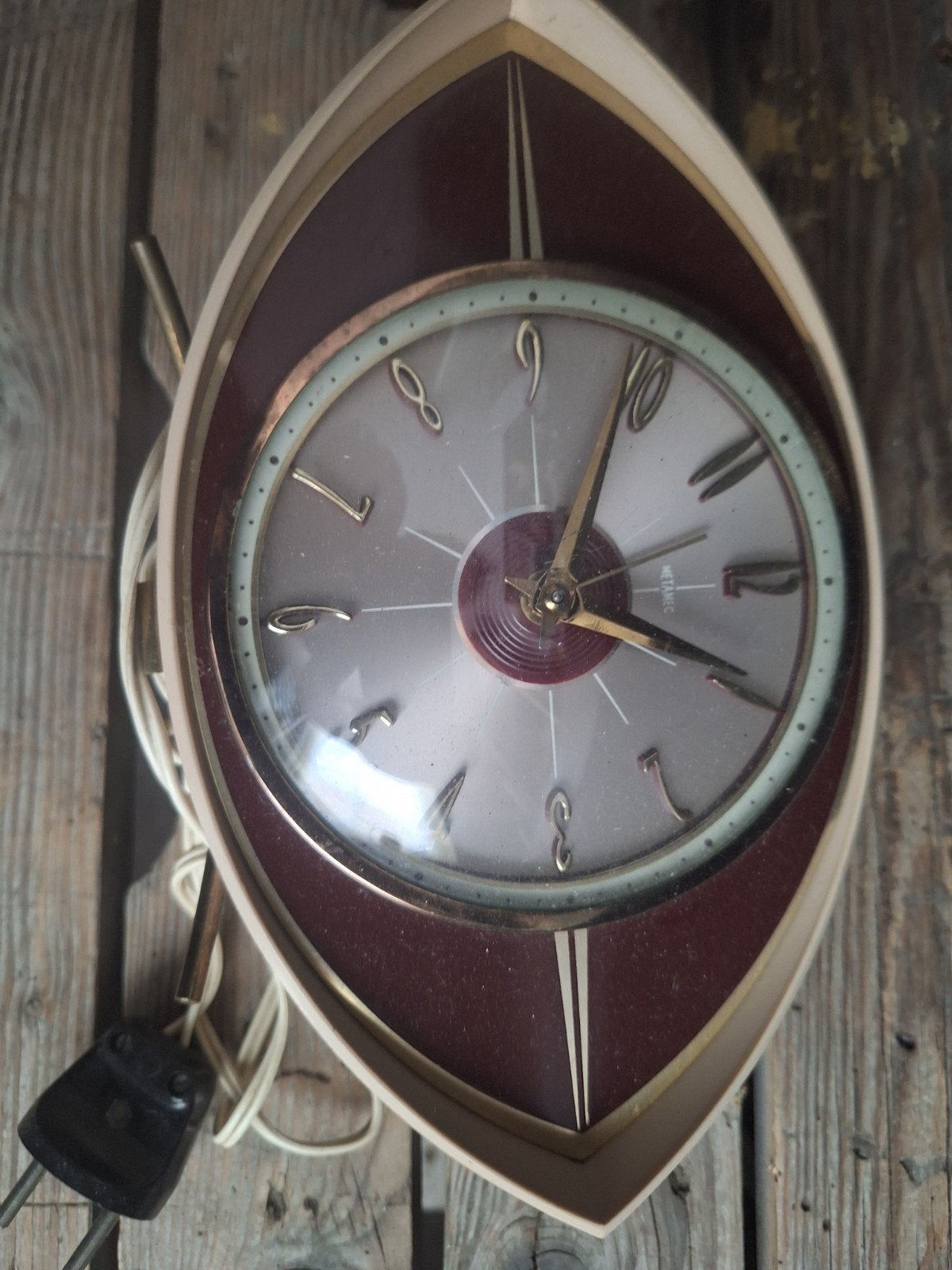 Vintage Metamec elektrische wandklok - Jaren '60 design, Antiek en Kunst, Antiek | Klokken, Ophalen of Verzenden